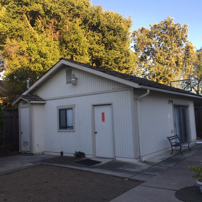 Building Photo - 10626 Flora Vista Ave