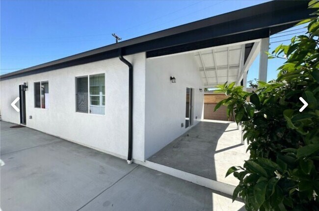 Foto del edificio - 15912 Casimir Ave