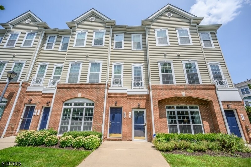 402 Deluca Rd, Belleville, NJ 07109 Room for Rent in Belleville, NJ