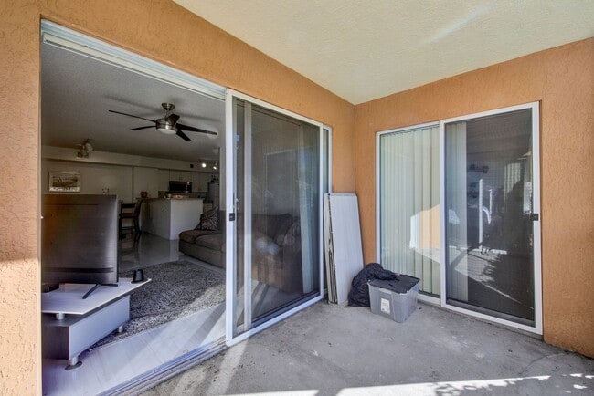 Building Photo - ANNUAL UNFURNISHED 2/2 IN NAPLES!!