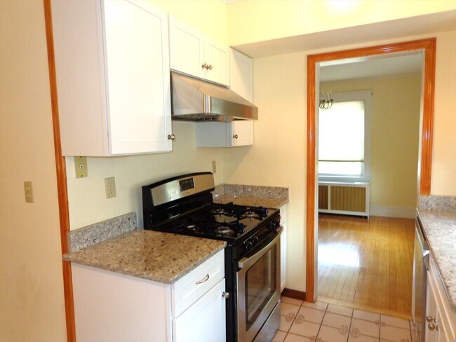Foto del edificio - 48-50-50 Townsend Rd