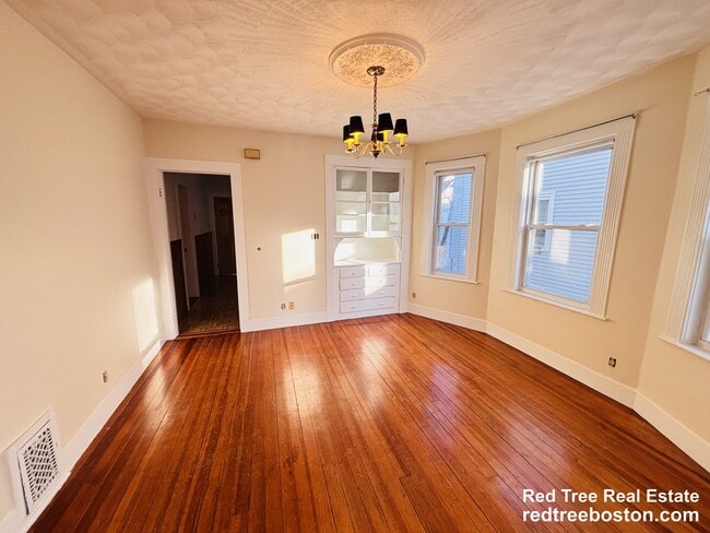 Foto del edificio - 39 Montfern Ave