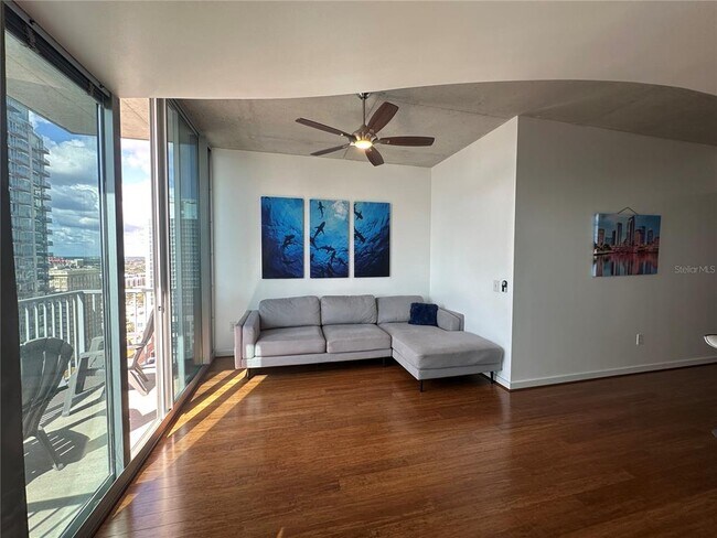 Foto del edificio - 777 N Ashley Dr