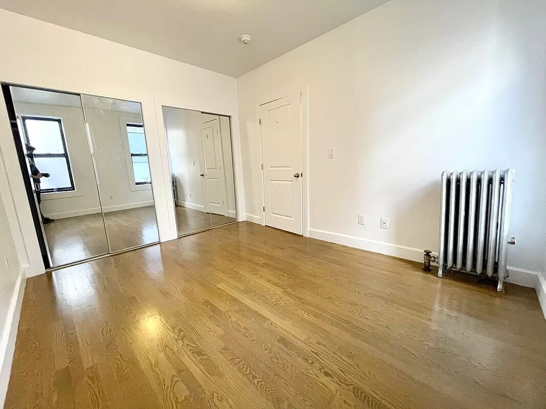Building Photo - 425 Grand Avenue