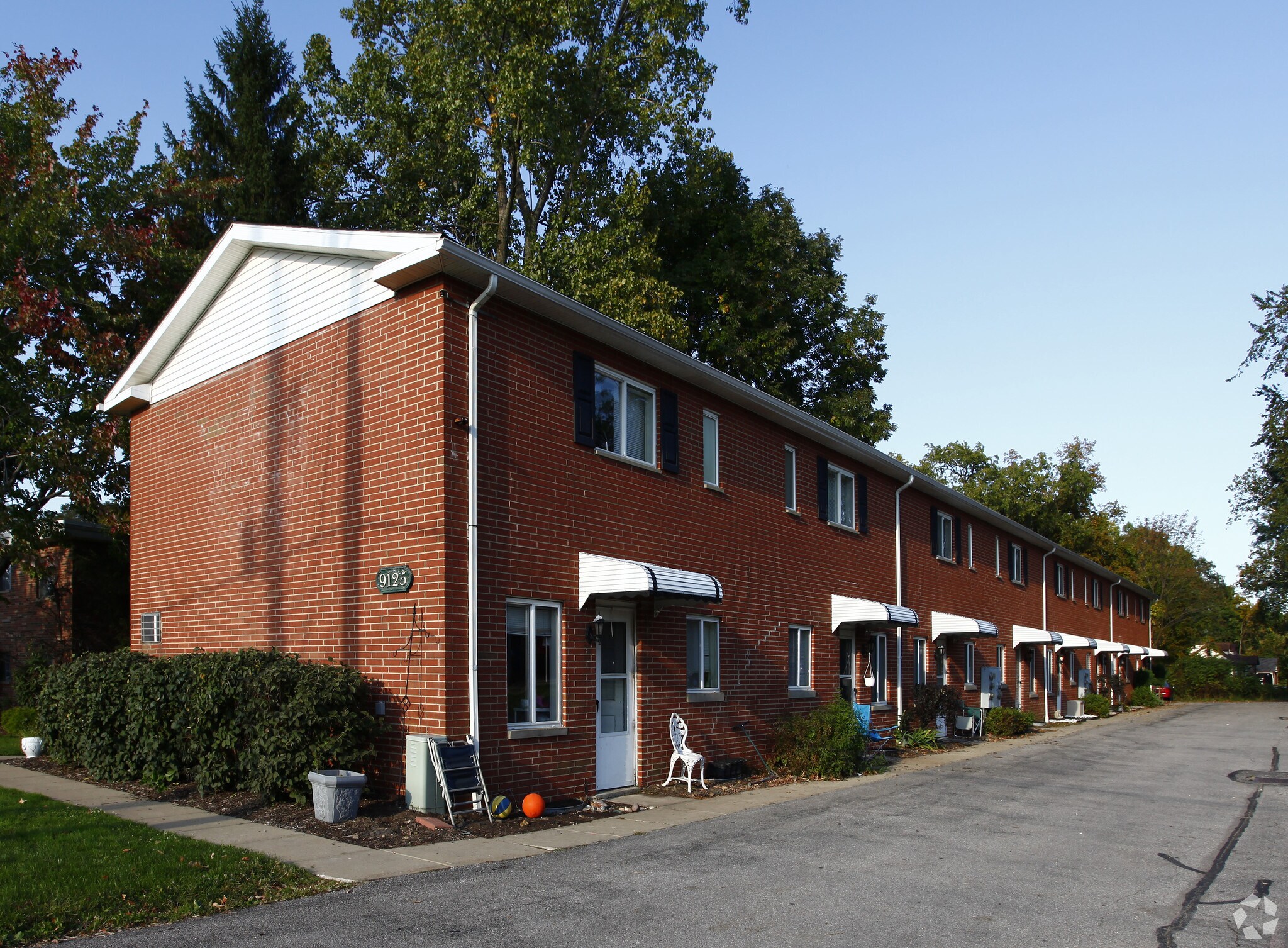 Hilltop Apartments and Townhomes – photo 3