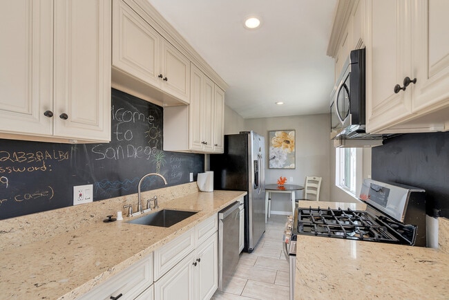 Building Photo - 2131 Balboa Ave