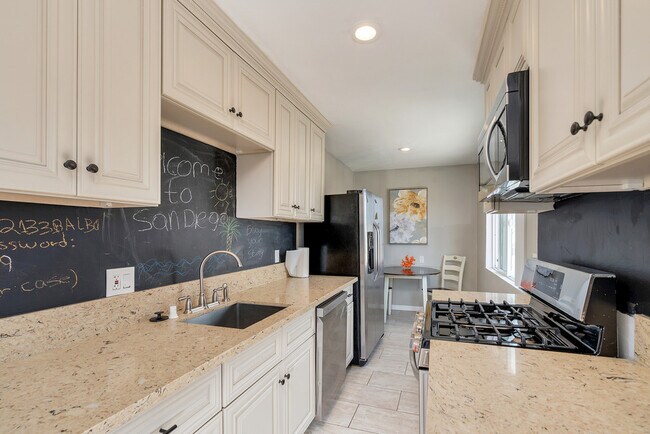 Building Photo - 2133 Balboa Ave