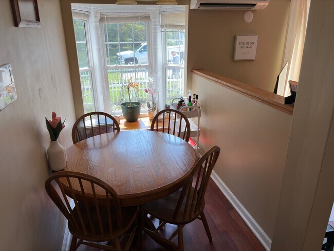 Foto del edificio - 723 Sedge Garden Rd