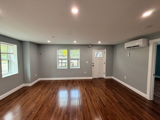 Building Photo - 4 Neponset St