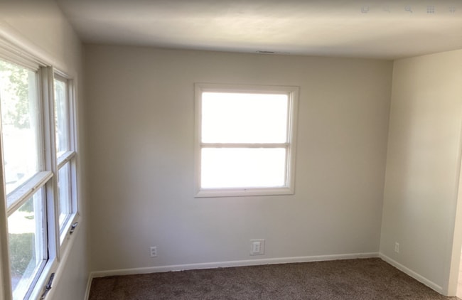 Foto del edificio - Month to Month