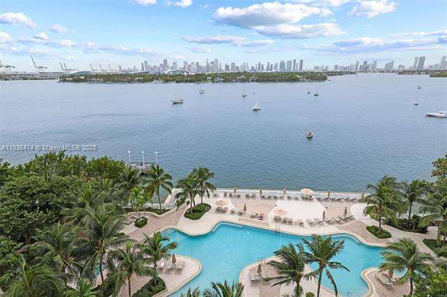 Foto principal - 5875 Collins Ave