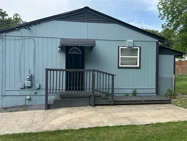 Foto del edificio - 3730 Clovis Ct NW