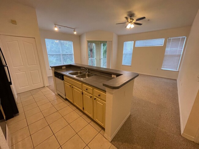 Foto del edificio - Beautfiul 1BR/1BA Condo in Visconti in Mai...