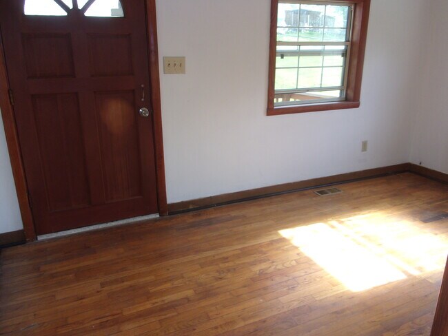 living room - 117 Burdette Ln