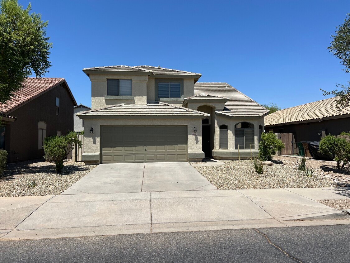Foto principal - 16082 W Latham St