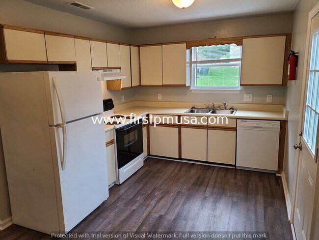 Building Photo - Hixson Townhome