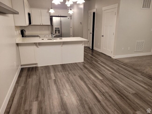 Building Photo - Modern 3 Bed / 2 Bath Condo in Amenity-Ric...