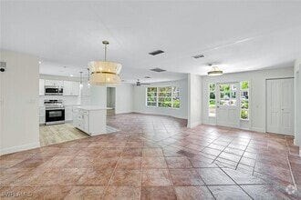 Building Photo - 135 7th Ave N
