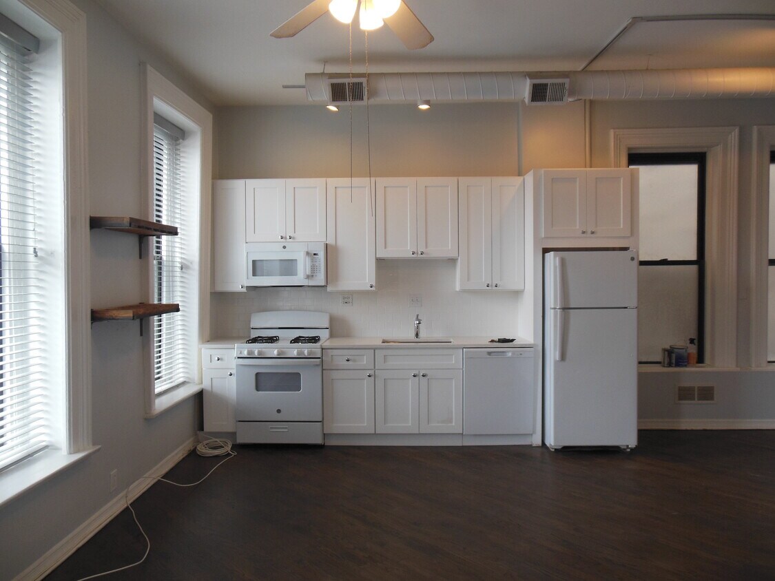 Primary Photo - 1561 N Wells St