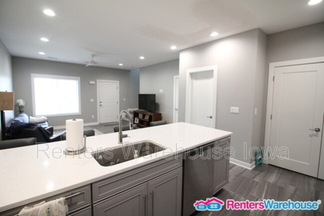 Foto del edificio - 680 SE Westown Pkwy