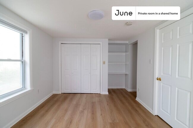 Foto del edificio - Room in Shared 4 bed/4 bath home