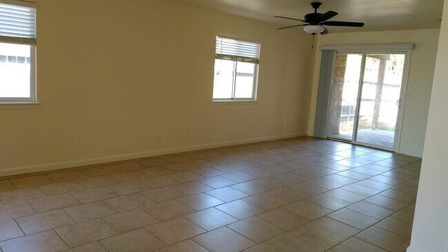 Building Photo - 2146 Blossom Ave
