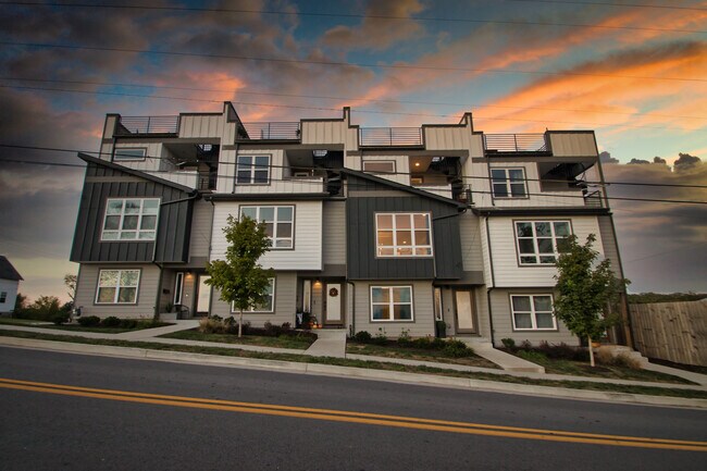 Building Photo - 89 Fern Ave