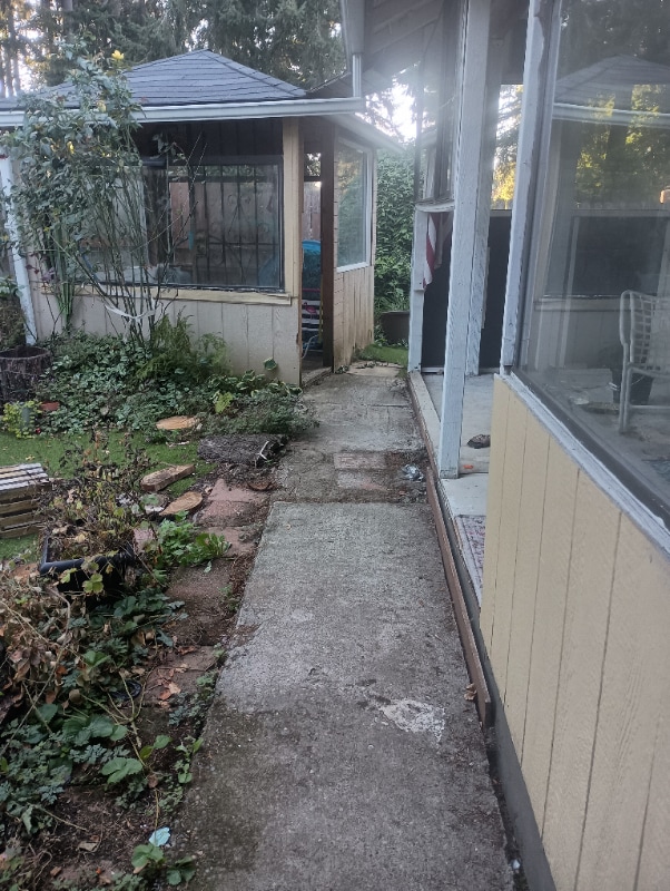 Building Photo - 5400 NE 64th Ave