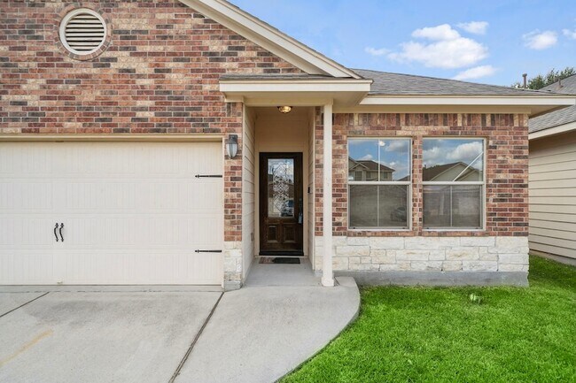 Building Photo - 18319 Hillingdon Ln