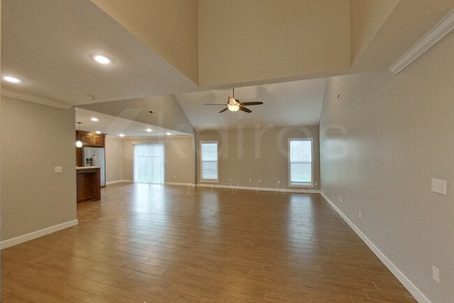 Building Photo - 107 Kamarie Ln