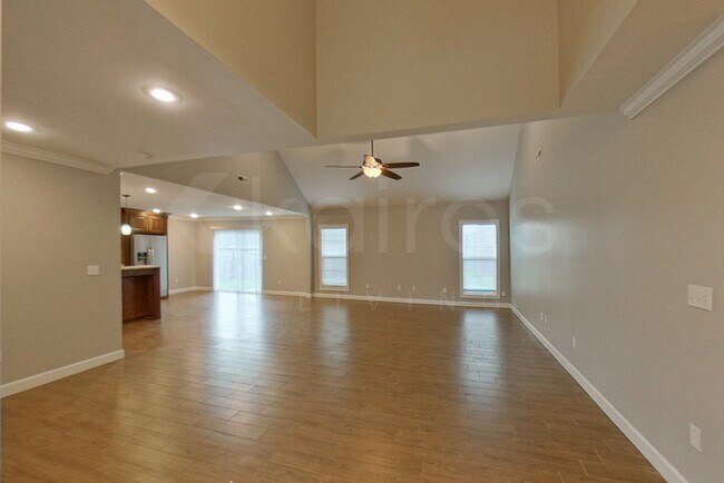 Foto del edificio - 107 Kamarie Ln