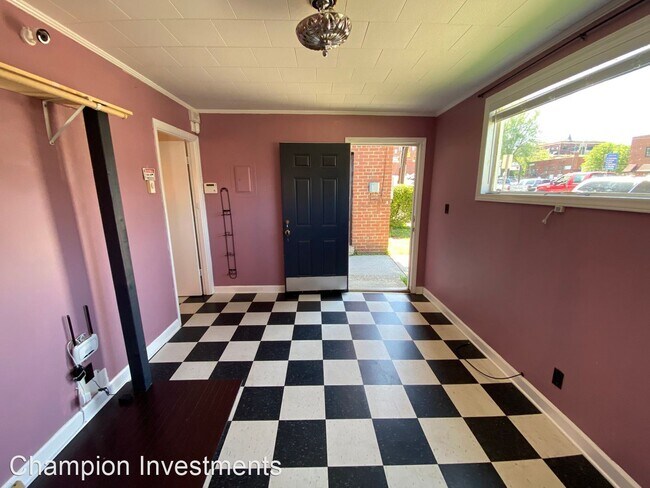 Building Photo - Studio, 0.5 bath House - 110 East Court St.