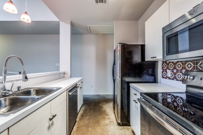 Foto del edificio - 1725 N Fitzhugh Ave
