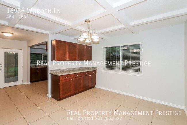 Foto del edificio - 16938 Worden Ln