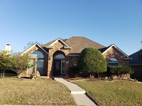 Building Photo - 10712 Red Cedar Dr