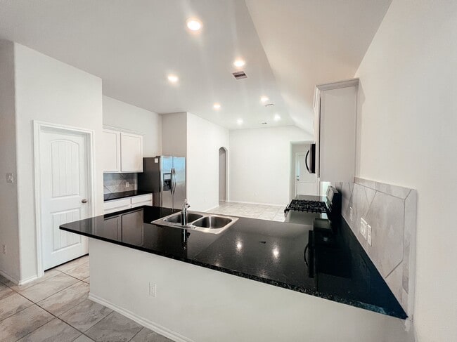 Building Photo - 5727 Pampus Prairie Rd