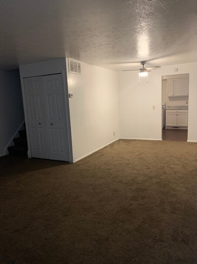 Spacious Living/Dining room - 23856 Banbury Cir