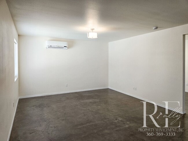 Building Photo - Port Angeles Coastal Living