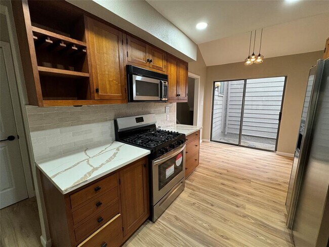 Building Photo - 18032 Bal Harbour Dr