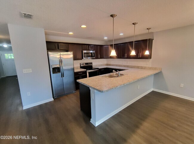 Foto del edificio - 1211 Sarahs Landing Dr