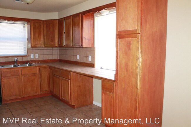 Building Photo - 3 br, 2 bath House - 309 E Kerr Dr