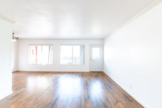Building Photo - 4009 Stevely Ave