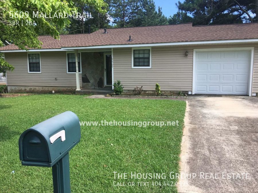 Primary Photo - Ready Now!! Lithonia One Story Home!!