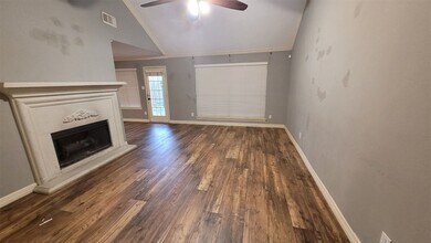 Building Photo - 13307 Lynnville Dr