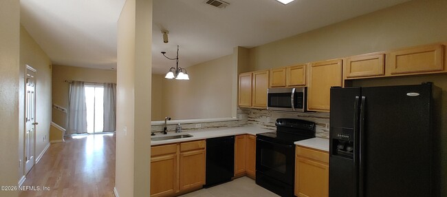 Building Photo - 537 Scrub Jay Dr