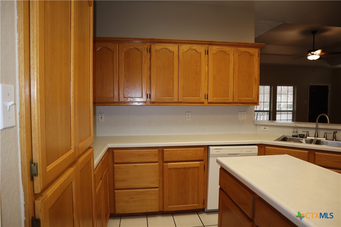 Building Photo - 677 Sagewood Pkwy