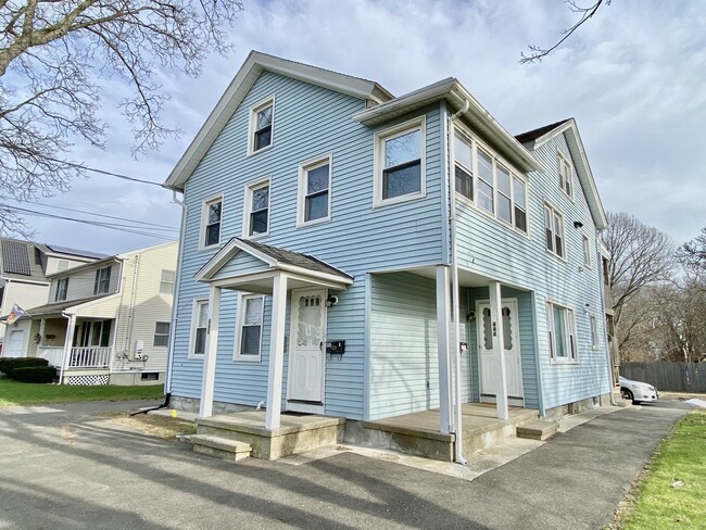 Building Photo - 446 Huntington Rd