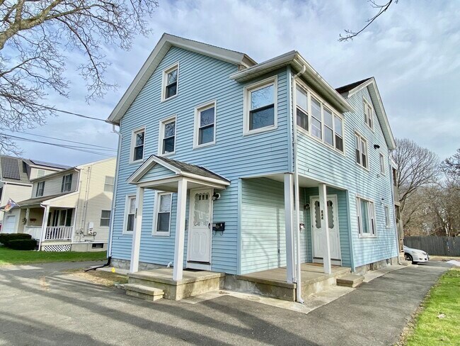 Foto del edificio - 446 Huntington Rd