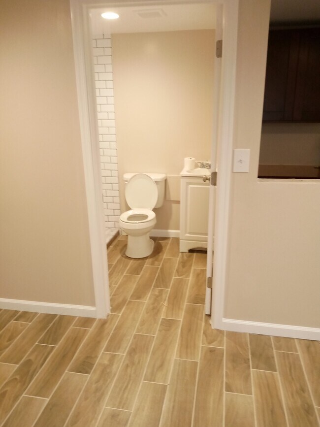 Foto del edificio - 2649 Wentworth Road, Unit 3