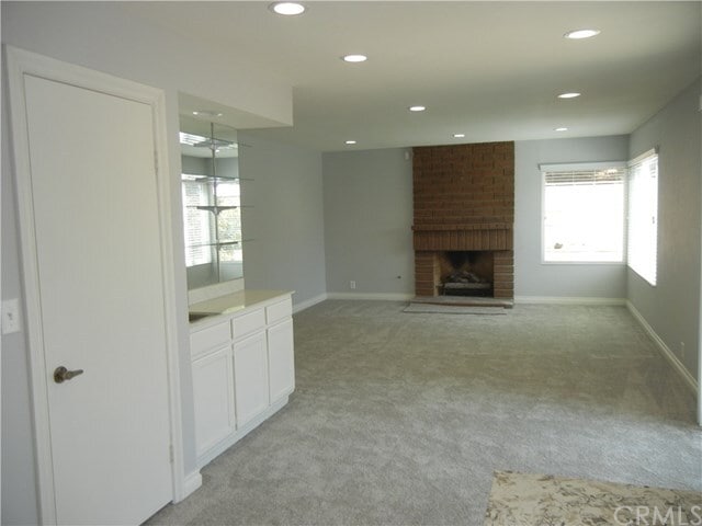 Building Photo - 726 Whitewing Ln